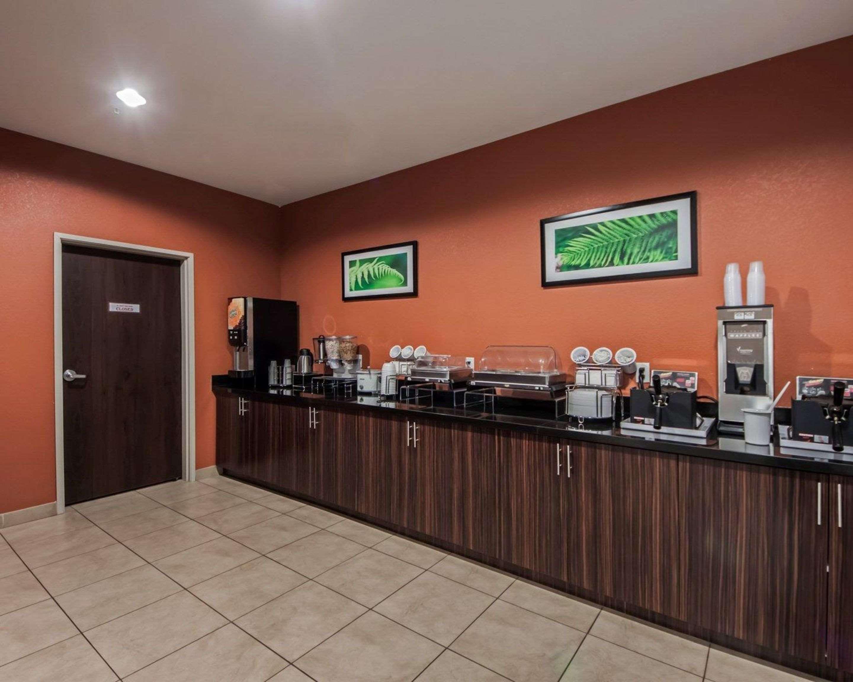 Sleep & Elk Hotel 3*