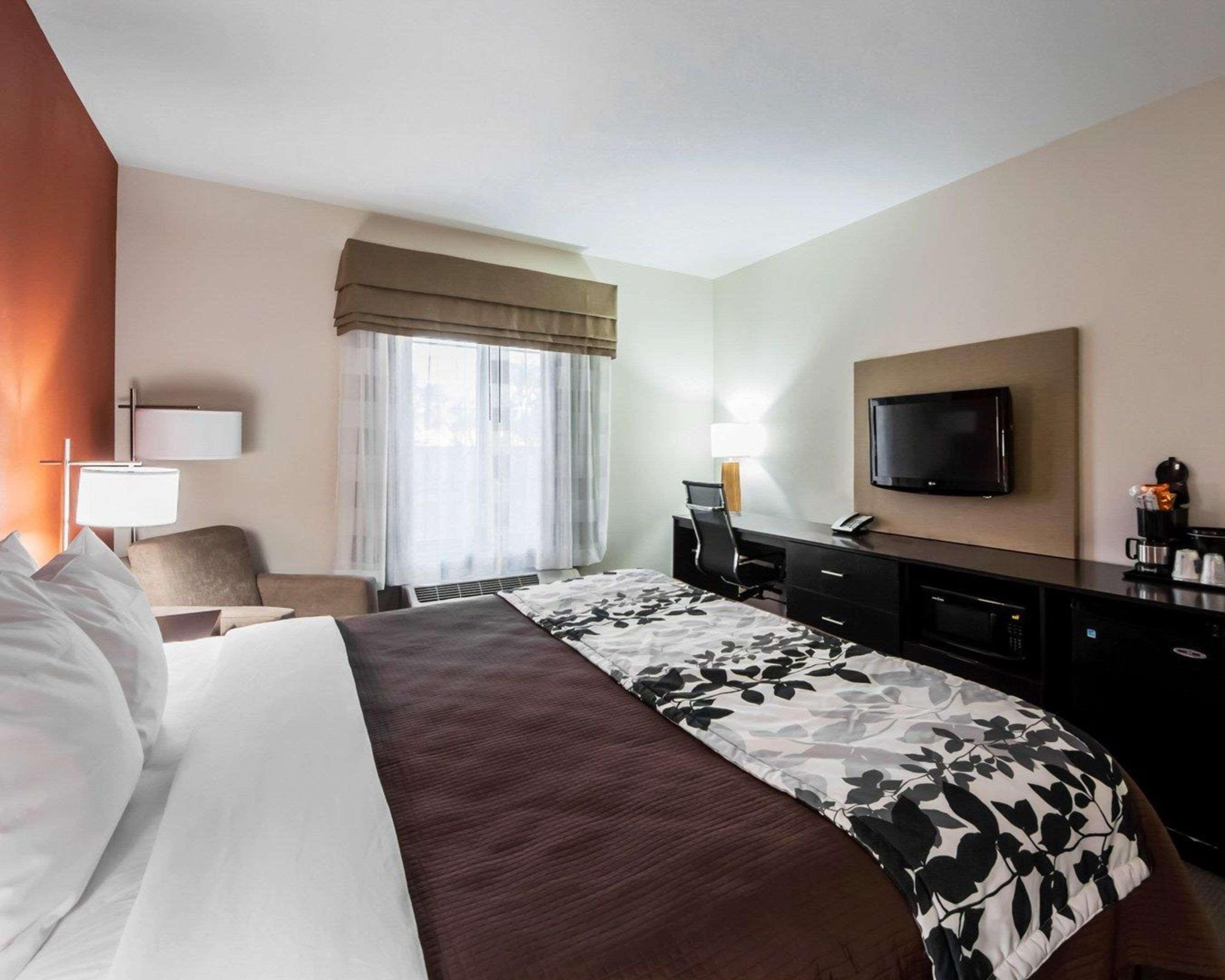 Sleep & Elk Hotel Elk City